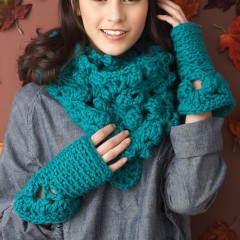 Bernat - Cowl and Fingerless Mitts in Softee Chunky(downloadable PDF)