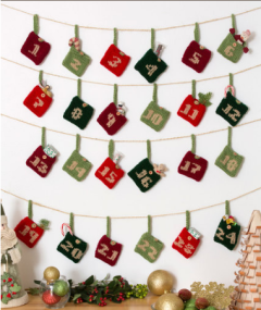 Red Heart - Advent Calender Gift Pockets in Super Saver (downloadable PDF)