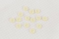 Round Flower Effect Buttons, Pearlescent Cream, 11.25mm (pack of 14)