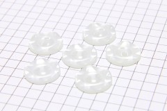 Round Scalloped Rim Buttons, Pearlescent White, 13.75mm (pack of 6)