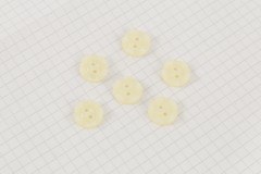 Round Scalloped Rim Buttons, Pearlescent Cream, 13.75mm (pack of 6)