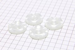 Round Scalloped Rim Buttons, Pearlescent White, 16.25mm (pack of 4)