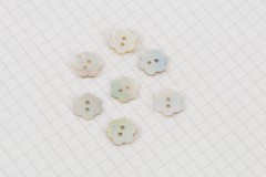 Rustic Flower Buttons, Mother of Pearl, Natural, 11.25mm (pack of 7)