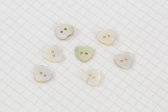 Rustic Heart Buttons, Mother of Pearl, Natural, 11.25mm (pack of 7)